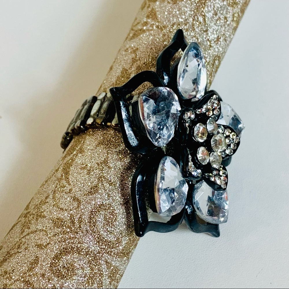 Flower ring oversized simulated diamonds